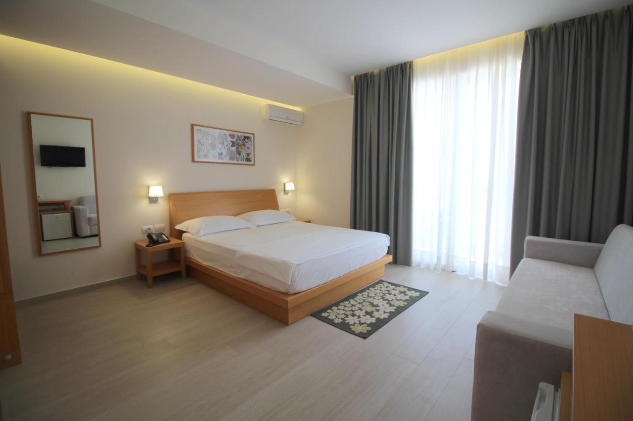 Hotel Ari 2 Sarandë Exterior foto