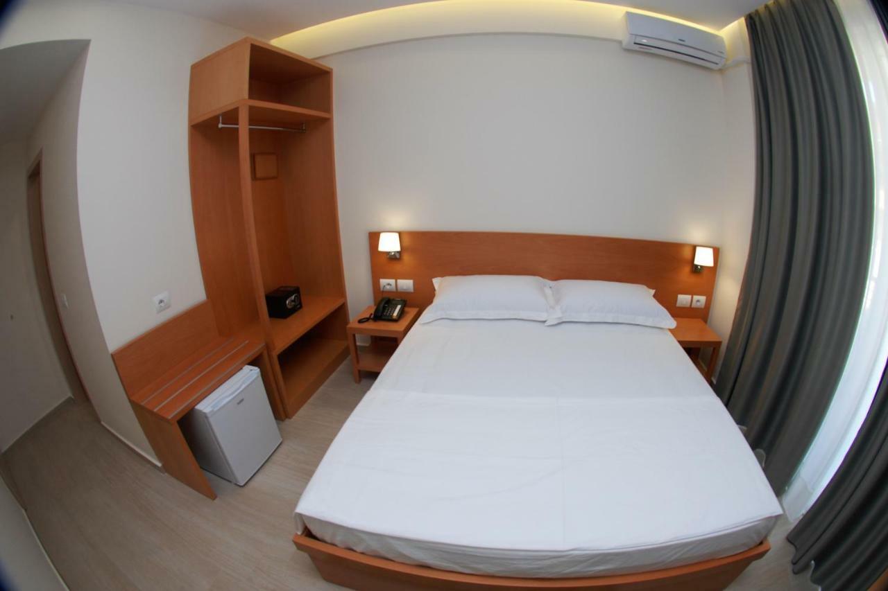 Hotel Ari 2 Sarandë Exterior foto
