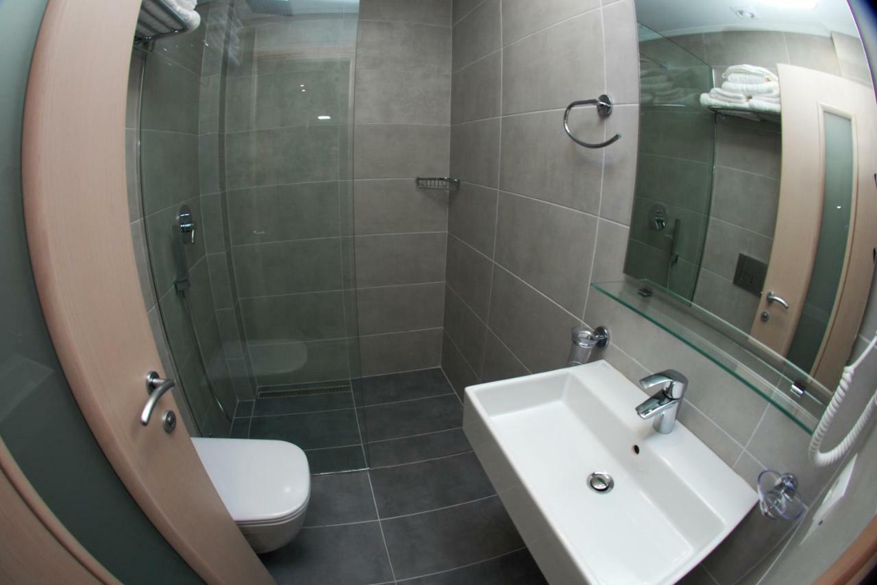 Hotel Ari 2 Sarandë Exterior foto